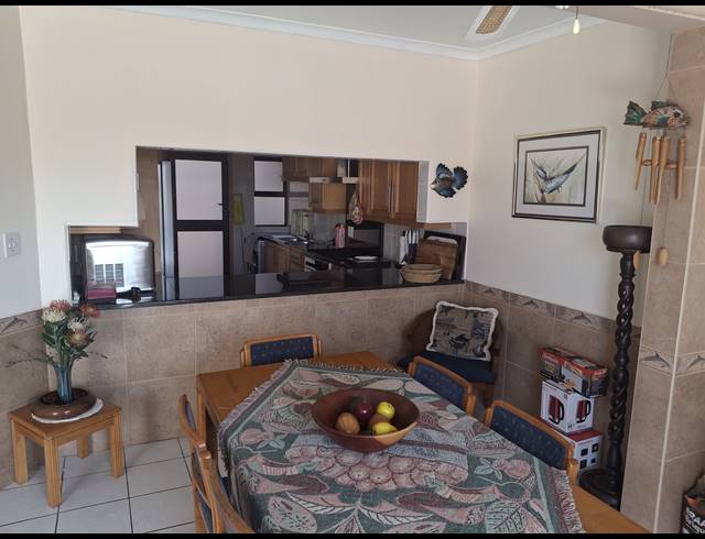 3 BEDROOM DUPLEX FOR SALE IN UVONGO BEACH